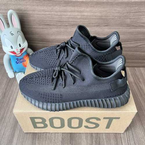 偏小一个码 顶级版本Adidas Originals Yeezy Boost 350 V2 黑武士 减震耐磨 低帮 休闲运动鞋 男女同款 码数：36-46 含半