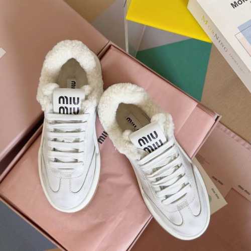 顶级版本：女款 MiuMiu缪缪 最新款 德训鞋 休闲 运动鞋 滑板鞋 原版购入开发 做货 Miu Miu运动鞋巧妙地表达了运动装与充满活力和进取心的女性理念之