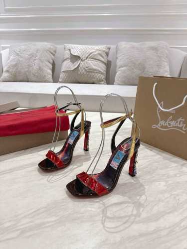 独家顶级版 原版盒 Christian Louboutin 2025S原版做货重工Cl漫威联名限定新款高跟鞋 材质：头层高光小牛皮 内里：粒面珠光羊皮里 大底：