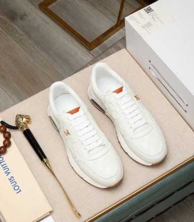 LOUIS VUITTON 路易威登官网同步新品米兰时装走秀款lv家标志，大咖风范，时尚潮人必备头层小牛皮真皮内里官网原版特供大底码数38-44 - 点击图像关闭