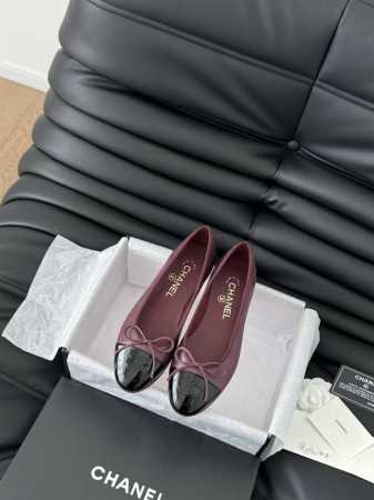 Chanel 新色芭蕾舞鞋 原版1:1复刻 经典中的经典 无论搭配裤装还是裙装都是完美 小圆头的设计很好的修饰脚型 ，小仙女们必备！ 跟高：2.5cm 码数 ： - 点击图像关闭