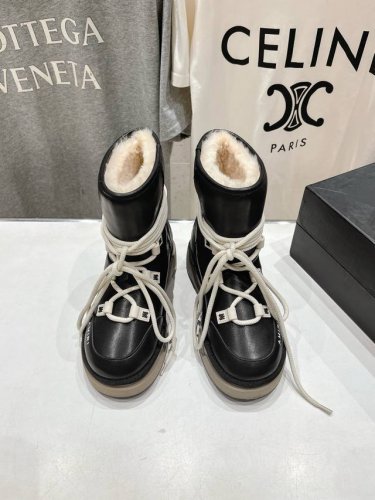 高版本出厂 AMIRI～埃米尔24ss冬季最新毛毛靴圆头系带厚底雪地靴 新款毛毛鞋是来自美国的潮流品牌，迅速走红国际时装界的一个年轻品牌。所致力打造的风格。毛鞋