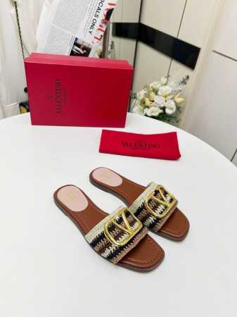 出厂P橡胶底 、真皮底 、Valentino.华伦天奴 25最新系列 手工编织细节完美 非常亮眼的走秀系列推出 码数：35一43 41 42 43定做 - 点击图像关闭