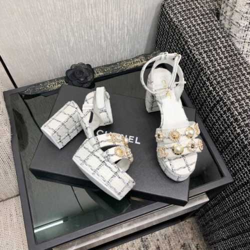 顶级 品质2025香乃儿Chanei走秀款高跟凉鞋1 进口布料2 内里 垫脚羊皮3 一比一复刻橡胶4 SIZE：35-41 40 41定做不退换 5 出厂价: