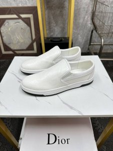 Dior-迪奥 来自法国 众多时尚超模首选品牌 做工精细 采用进口原版布+牛皮面料 羊皮内里 原版开模耐磨大底 给予你色彩斑斓的时尚 尺码 Size :38-4