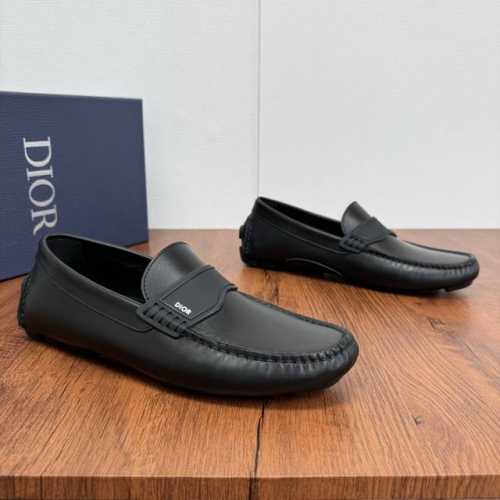 Dior 迪奥 Dior Odeon便鞋 粒面牛皮 绒面牛皮 荔枝纹牛皮多重风格可选！延续经典豆豆鞋设计风格，皮革与扣带的经典搭配，紧致皮革制作，彰显优雅气质！