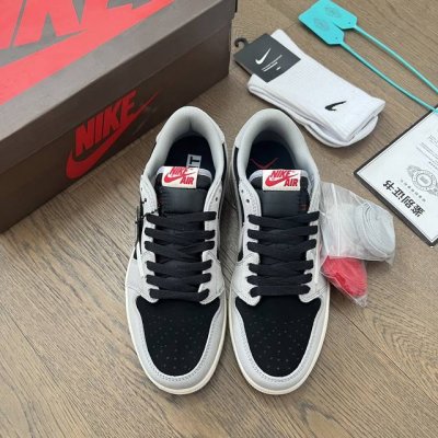 顶级Air Jordan -1 Low白灰倒勾钩 Travis Scott × Air Jordan 1 High Og Ts Sp倒钩 外侧的倒钩非常具有辩识