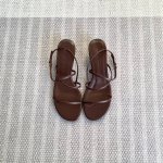 最高版本版 KHAITE 25 春夏 宝藏拖鞋 同款get设计 极简百穿款上脚巨美巨好看 关键超级舒适脚感一点都不挑人 100%Y版开发面料ZP颜色一致、中底、