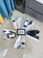 出厂价 Lv路易威登 全套包装高版本 时尚潮男必备，香港专柜新品出炉, 大牌风范，欧美大师强力打造独特款式，上脚舒适，大底超柔软，超耐磨。给人视觉冲击感强。材料