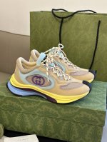 顶级版本 Gucci fw24 new arrival～ gucci run 情侣款跑鞋新品 鞋型的线条感以及不同材质和颜色的配搭，简直可以登上年度跑鞋top3