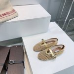 高品质出厂 莞产顶级品质代购级别 原单渠道 原版购入历时半年开发 鞋楦 材质 颜色 包装 做到原版一致 出入专柜无压力 欢迎对比Alaia阿莱雅经典镂空渔网简易