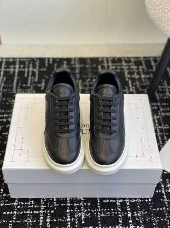 代购级 24ss 麦昆最新款 AIexanderMcQUEEN 运动 女款 男款 做市场最顶级的版本和质量 Alexander mcqueen 网红明星爱穿爆款 - 点击图像关闭