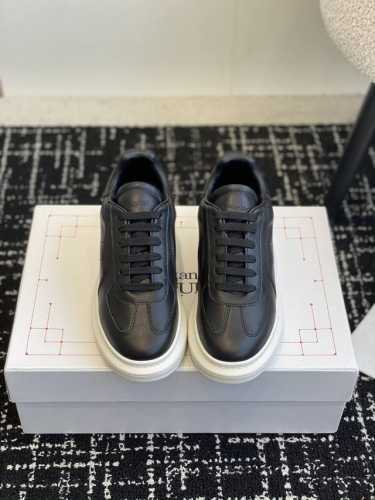 代购级 24ss 麦昆最新款 AIexanderMcQUEEN 运动 女款 男款 做市场最顶级的版本和质量 Alexander mcqueen 网红明星爱穿爆款