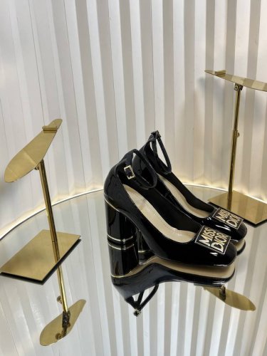 Dior 迪奥 2025秋冬最新时装秀高定系列 MISS DIOR 粗跟方头玛丽珍芭蕾舞女鞋 CD字母logo五金珐琅方扣低跟一圈带中古女单鞋 原版开发顶级高端