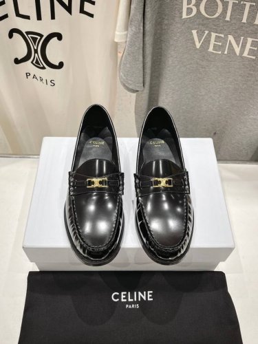 高版本出厂 Celine*赛琳秋冬爆款厚底流苏乐福鞋， 全新升级版力推单品 明星同款，舒适度非常好，值得拥有，成品极具流行风潮，能承受时间的检验，早秋力推单品，