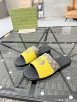 G 顶级代购 古 炸街男神真皮大底新品拖鞋专柜同步，鞋面意大利进口牛皮面料，高品质拼接色彩工艺，鞋底：原厂特供原版底，独家活动成型底超级舒适，原厂跟单货，高品质