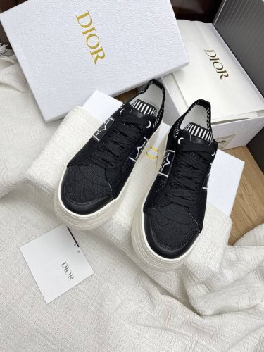 dior 迪奥 24 春夏新款 顶级版本 专柜主打新款 Cd松糕厚底休闲运动鞋 硬货上新 代购级别！高级感十足！国内外博主刷爆的一款，复古又时髦 上脚美炸了！官