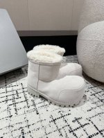 男+20 #情侣款 Balenciaga巴黎世家 24 秋冬 阿拉斯加 情侣雪地靴 短靴 洛杉矶大秀之后引来一波新的高潮 简直太炸了 众多明星纷纷种草 ，说是雪