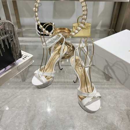 出厂价 2025春夏新款迪奥真丝高跟凉鞋女士钉钻跟露趾高跟凉鞋 精致高跟映衬娜娜身姿，迷人钻扣折射熠熠光辉，举手投足间流露古韵风情和倾城之美 摩登随性靓丽色彩融 - 点击图像关闭