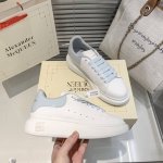出厂 麦昆经典百搭款小白鞋 情侣款男女同款 特定防污.防褶皱软牛皮 混种羊皮里 独家开模 Tpu+Pu防耐黄，双层底.. 回弹度极佳！两层底的软硬度不同的，上脚