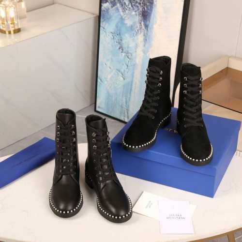 STUART WEITZMAN简称SW 秋冬新款系带马丁靴，气质女神款 独家上新！ 最耐看的靴子就是非它莫属了！随意搭配且可完美， 原版楦型， 配以珍珠轻便防滑