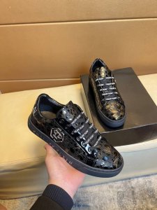 pp 菲利普 原单品质.～ 独特现代风运动鞋。休闲鞋潮男必备款 意大利进口原版品牌，进口原版皮，羊 拒绝脱色磨脚 鞋底：原厂特供原版底，法国懒人风格设计 贴脚