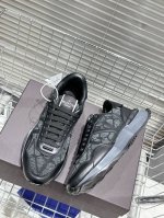 Valentino 码数:39 44 38.45定做 华伦天奴 运动鞋系列 valentino华伦天奴V家 新款Netrunner系列 休闲 气垫 情侣运动鞋