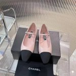 出厂价 Size: 35-40 41订做不退不换 Chanel 24P 早春新款斜方头高跟鞋单鞋 高版本一字带 尖方头 拼色玛丽珍鞋 小香家今年最火的两款鞋 就
