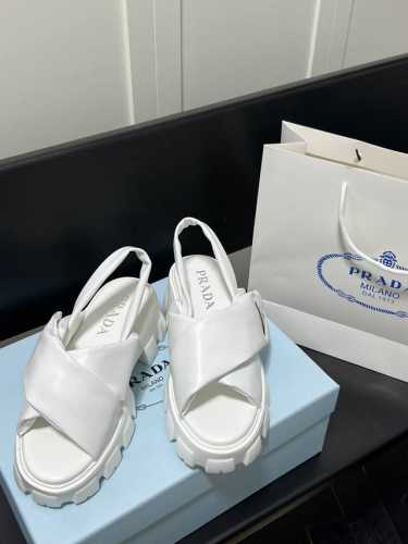橙子出厂价p prada 普拉达春夏新款 交叉魔术贴厚底凉鞋 脚感非常舒适 很好穿 宽脚的姑娘也不用担心挤脚 码数 35-40