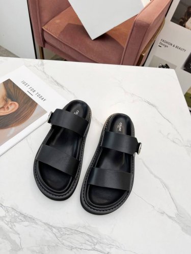 celine 赛琳 春夏新品凉鞋五金扣饰原版1:1定制鞋面采用全油边工艺，楦形流畅完美，上脚百搭舒适 颜色：黑色，白色，棕色 内里：羊皮，面料：牛皮 码数35-