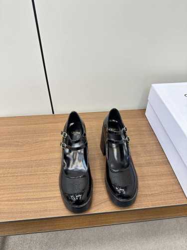 CELINE 塞琳2024春夏玛丽珍系列、 专柜限量发售一鞋难求、凯旋门的激光雕刻设计极具品牌辨识度非常百搭的一款玛丽珍单鞋、 鞋面开边珠小牛皮 内里山羊皮、上