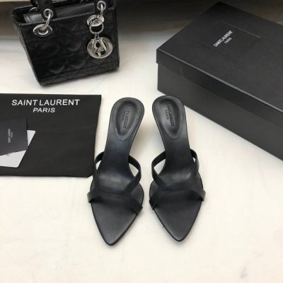 早春大热Ysl 圣罗兰 * 全新鞋型 唯有Ysl最懂女人心不接受反驳超级无敌女人味神器女人必备，简直美翻了，高级的质感上脚秒变大长腿，超美无敌显瘦 鞋面：进口牛
