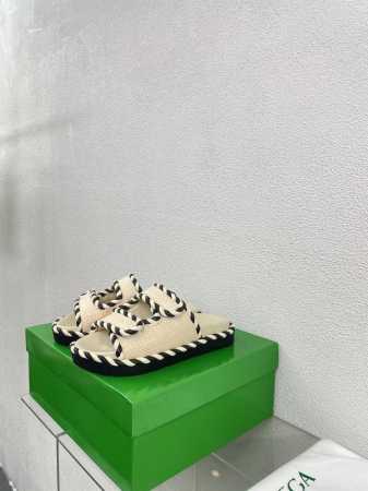 Pp草 拖鞋麻花Bottega Veneta2024早春Jack凉鞋系列[Bottega Veneta] 鞋面小羊皮 内里小羊皮 对标对版 高版本出 柔软的皮露 - 点击图像关闭