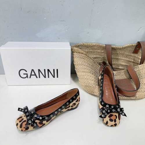 高品质出厂 ！小众潮牌Ganni25春夏新款蝴蝶结平底芭蕾舞乐福鞋单鞋！浪漫法式风格！小众设计 高级感 不会太花哨 又很出众 蝴蝶结设计 轻松打造舒适 随性 这