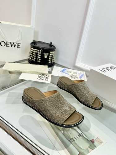 罗意威Loewe 火爆新款 配合整体原版楦型，时尚而个性好穿 颜色超赞 面料：雪花牛反绒 内里：水染牛皮 垫脚：牛皮 大底：真皮大底 跟: 包面皮 包装：原版全