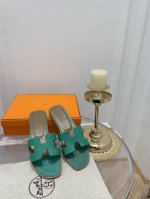 爱马仕 HerméS 经典 工 字拖 高品 原版工艺 孔雀蓝 款式经典 简约 此款主要对比的就是工艺 品质 爱马仕 HerméS 夏天开始不一样的夏天生活 爱马