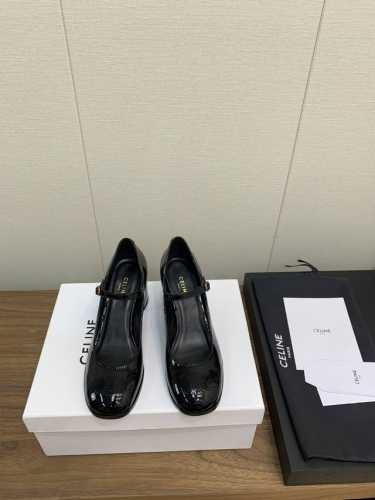 Celine 24 赛琳 厚底 乐福鞋系列休闲小皮鞋 超级超级无敌火爆的一个款这款我们家每个版面的五金扣都要开模1:1定制！大小质感与原版完全一致鞋面材质采用进