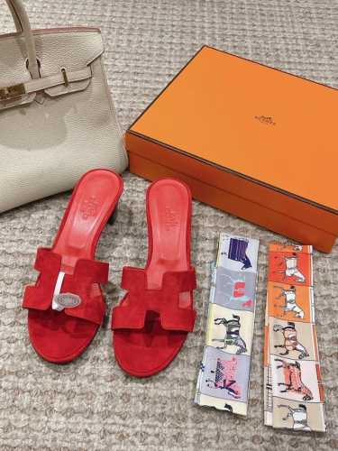 出厂价P P360 Hermes 爱马仕H拖鞋Oran凉鞋系列 时尚又百搭 超级舒服 每个细节都做到极致 原版麂皮 原版1:1独家私模鞋面 原版真皮沿条大底 跟
