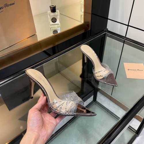 gianvito rossi 2025新款拖鞋原版开发顶级版本代购品质这双尖头高跟漆皮胶片烫施华洛奇钻拖鞋，简直是奢华与时尚的完美结晶！尖头设计优雅至极，尽显女