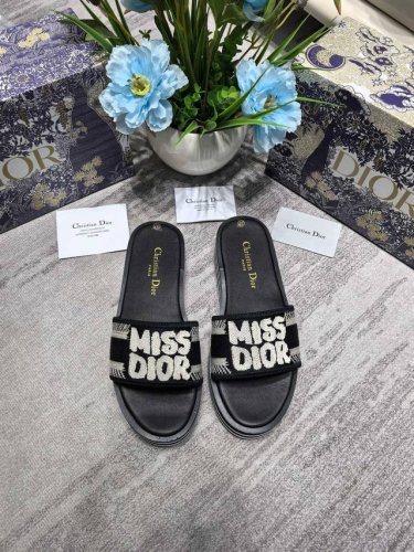 橙子出厂价p dior 迪奥 春夏新款 刺绣厚底拖鞋 休闲凉拖 厚底 5Cm 码数 35-42