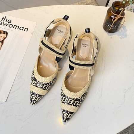 芬 迪 海外colibri Slingbacks . Colibri编织高跟单鞋 厂批： 普通大底： 真皮大底： 芬 迪这季的设计简直太好看了！1：1原版拆解复 - 点击图像关闭