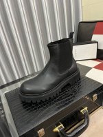 高档高邦爆款 GUCCl 古奇专柜同步挺阔流畅大方的楦型设计，以精湛缝线勾勒皮鞋鞋履的雅致情怀，描写男人自信的轮廓看似简约的一款，鞋面优选进口牛皮牛皮内里，相