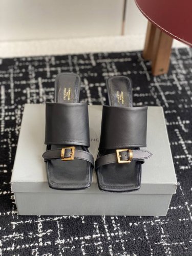代购级 balenciaga巴黎世家 25Ss 夏季新款 高跟方头拖鞋 将时髦发挥到极致的 巴黎世家方头时装鞋 巴黎世家的鞋子绝对开了挂 每一双都想去入 因为真