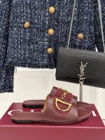 厂价 gucci 古驰经典老花马衔扣拖鞋 夏天最值得入手的单品 自带高级气场的凉鞋 搭配裙装裤装率性洒脱 日常度假都是必不可少 鞋面采用原版定制材质 内里垫脚进