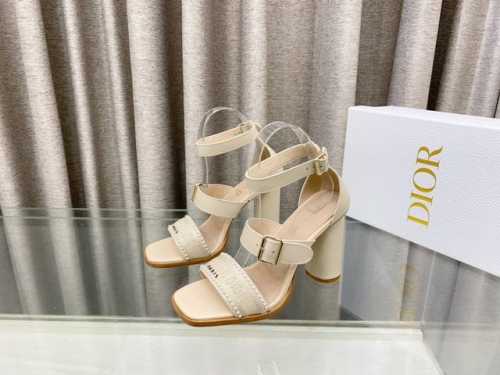 迪奥 Dior Dway 2025春夏最新款高跟电绣拼色罗马凉鞋 CD字母logo五金扣明星同款一圈带鱼嘴露趾珍珠女鞋 材质：原版定制高温水溶电绣科技面料 进口