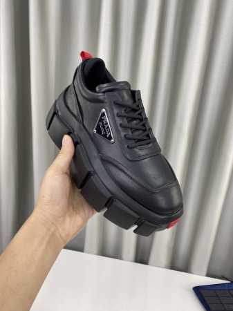 冲量价: 男+10 PRADA 普拉达最新款时尚 休闲 户外 运动厚底鞋 P家此款 鞋底鞋身参考跑车设计 整体造型充满科技感 这不紧是一双休闲鞋 更是文化与艺术 - 点击图像关闭
