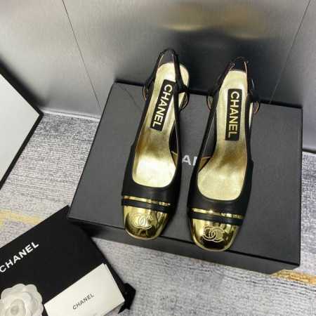 出厂价 CHANEL2024早春香奈儿 拼色后空凉鞋 7.5跟高 大爆款，每期经典款都被抢光，超级柔软，上脚无敌柔软舒适，今年衣橱的top31肯定属它了！上脚美 - 点击图像关闭