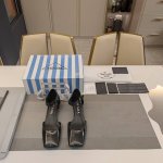 小方跟中空玛丽珍凉鞋系列 顶级包装配套最高版本 PRADA 2024普拉达春夏新品， 顶级版本 实力来袭！ 原版做法，后带与鞋面不断格 复古可爱普拉达玛丽珍裏脚