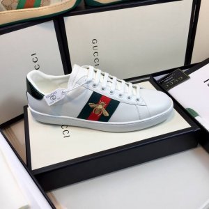 橙子出厂价p gucci 古驰 经典爆款 小蜜蜂小白鞋 百搭休闲鞋板鞋 情侣款 码数 34-45