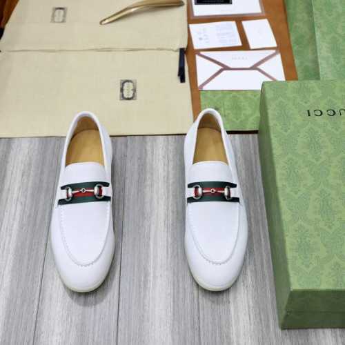 出厂价： 原版1:1拆解g家新品 Gucci古-驰 马衔扣男士乐福鞋 便鞋 官方售价 Rmb ,900 这款单品出自gucci Lido系列，设计灵感源自意大利